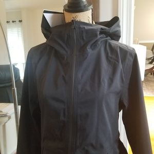 Lululemon Everyday Getaway jacket size 8